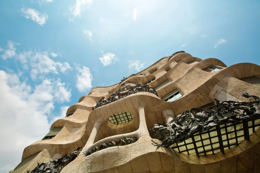 AEC Wifi Tour Guide La Pedrera